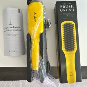 NEW IN BOX 💛 Drybar The Baby Brush Crush